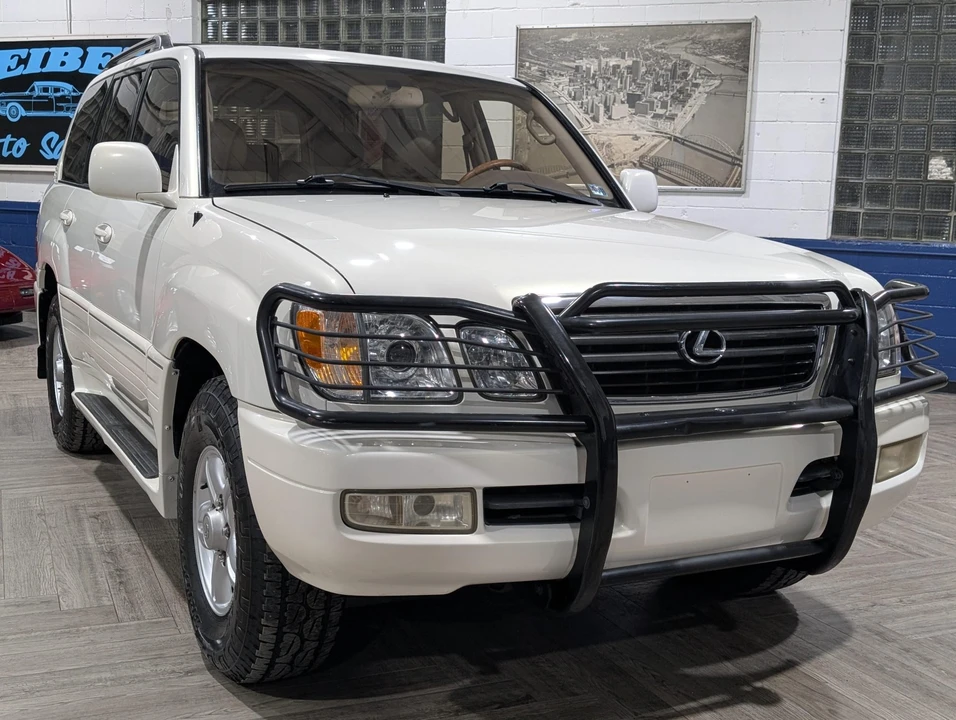 2000 Lexus LX 2nd Gen - Image 31 of 31