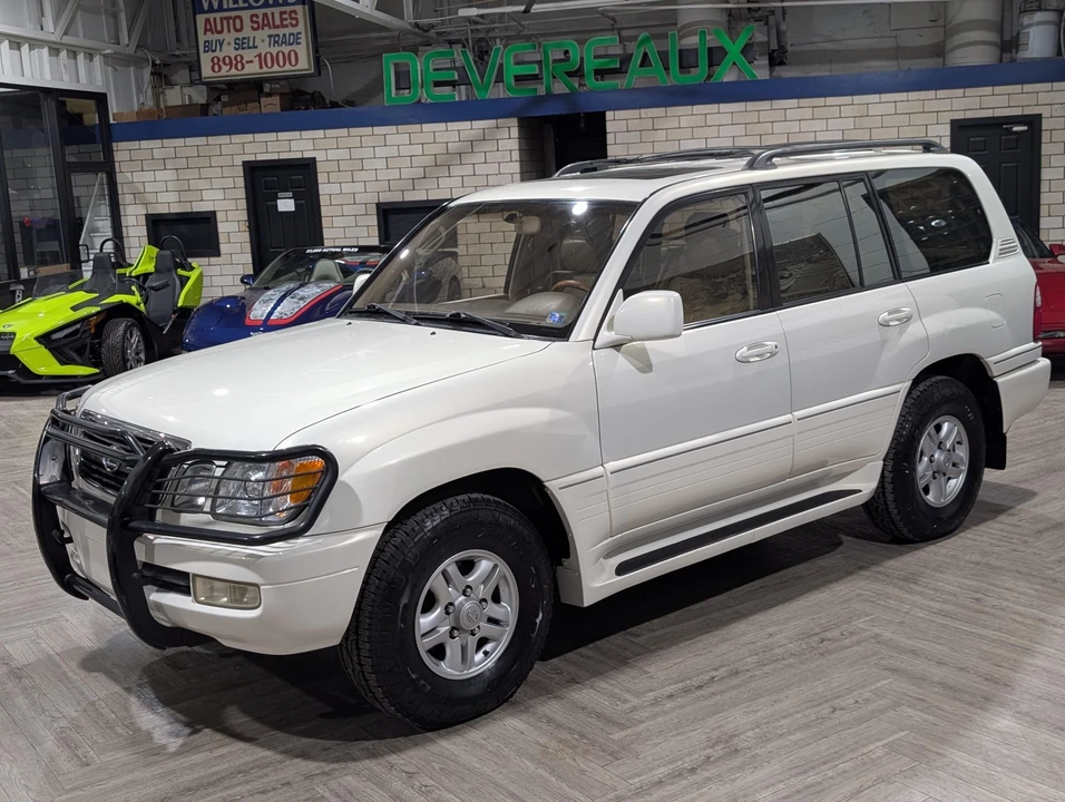 2000 Lexus LX 2nd Gen - Image 10 of 31