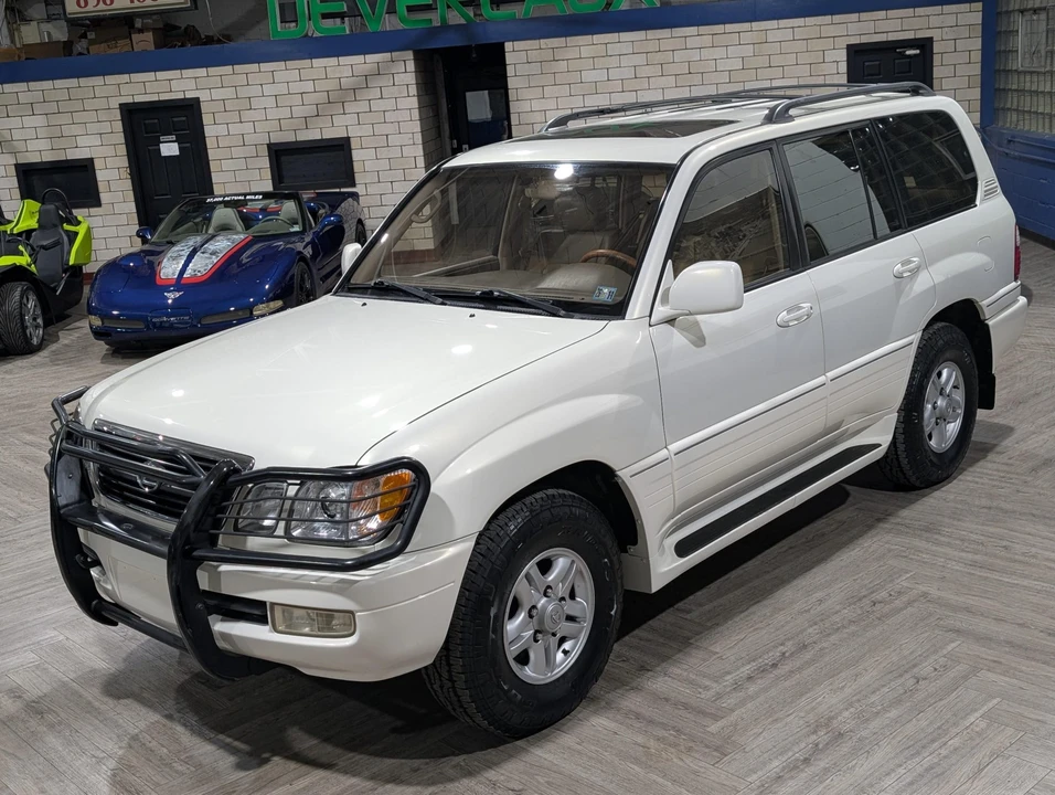 2000 Lexus LX 2nd Gen - Image 11 of 31