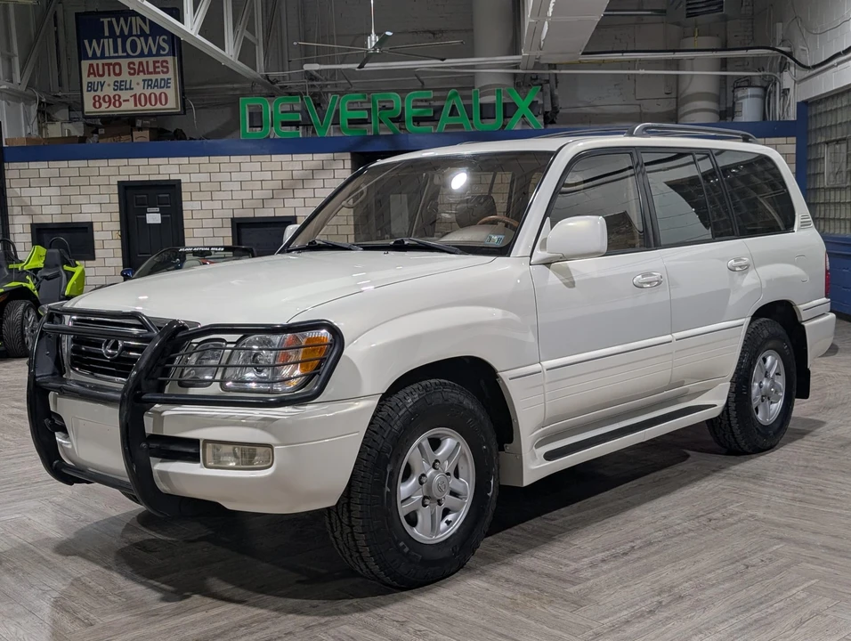 2000 Lexus LX 2nd Gen - Image 13 of 31