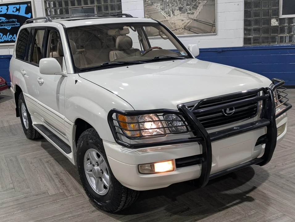 2000 Lexus LX 2nd Gen - Image 29 of 31