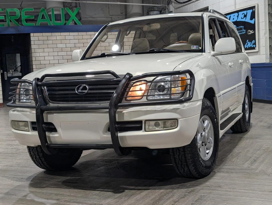 2000 Lexus LX 2nd Gen - Image 22 of 31