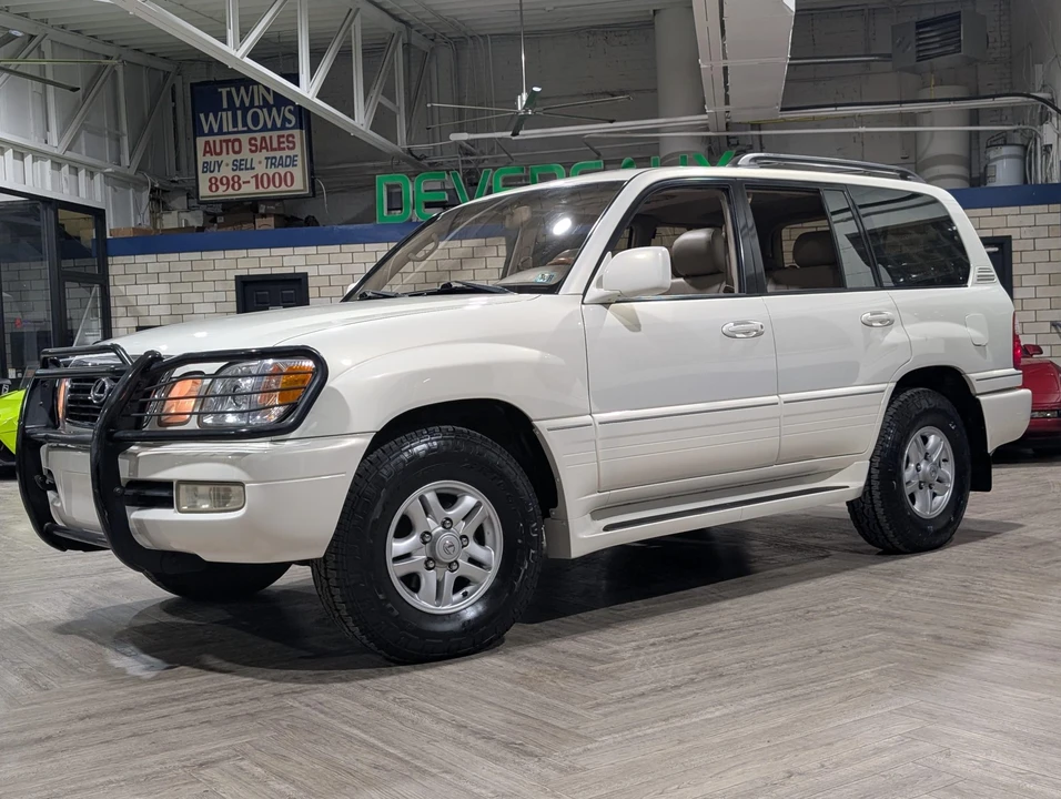 2000 Lexus LX 2nd Gen - Image 3 of 31