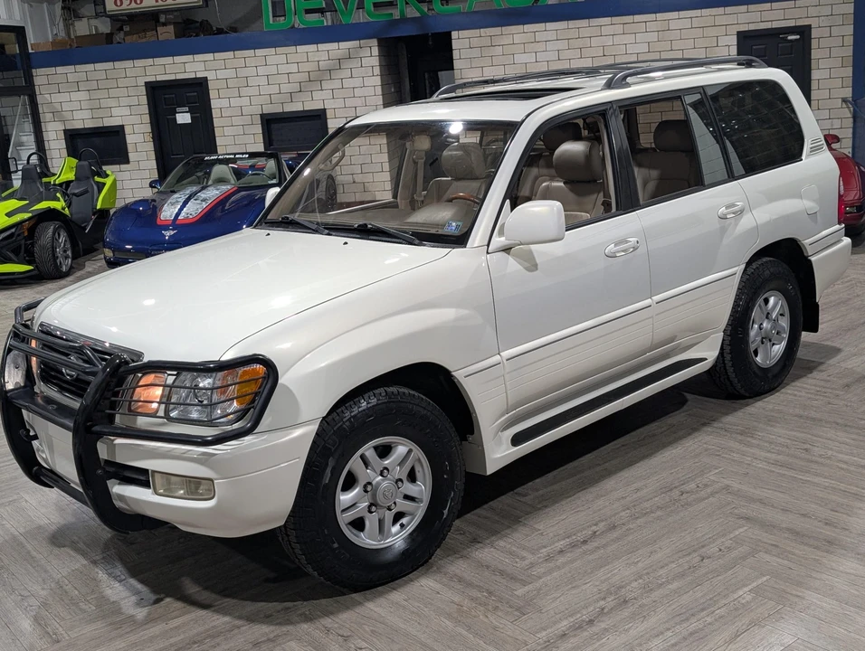 2000 Lexus LX 2nd Gen - Image 4 of 31