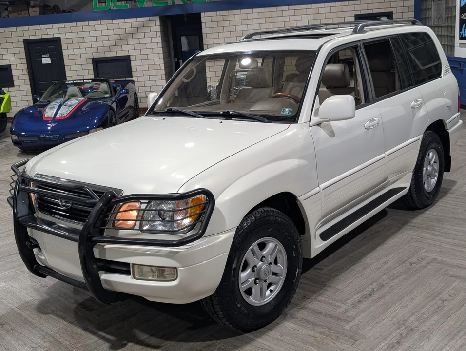 2000 Lexus LX 2nd Gen - Image 5 of 31