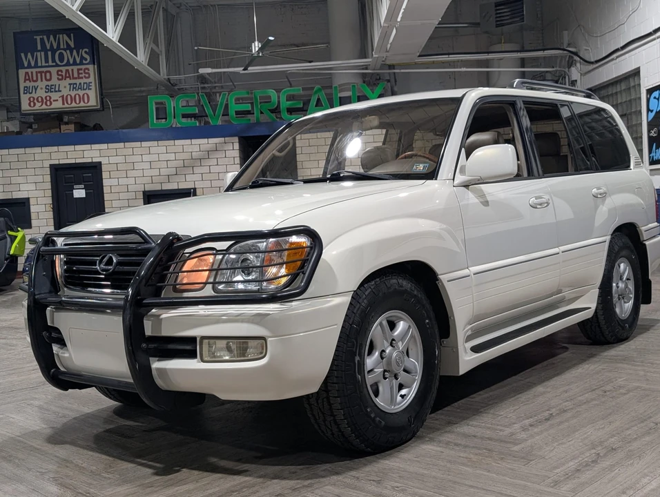 2000 Lexus LX 2nd Gen - Image 14 of 31