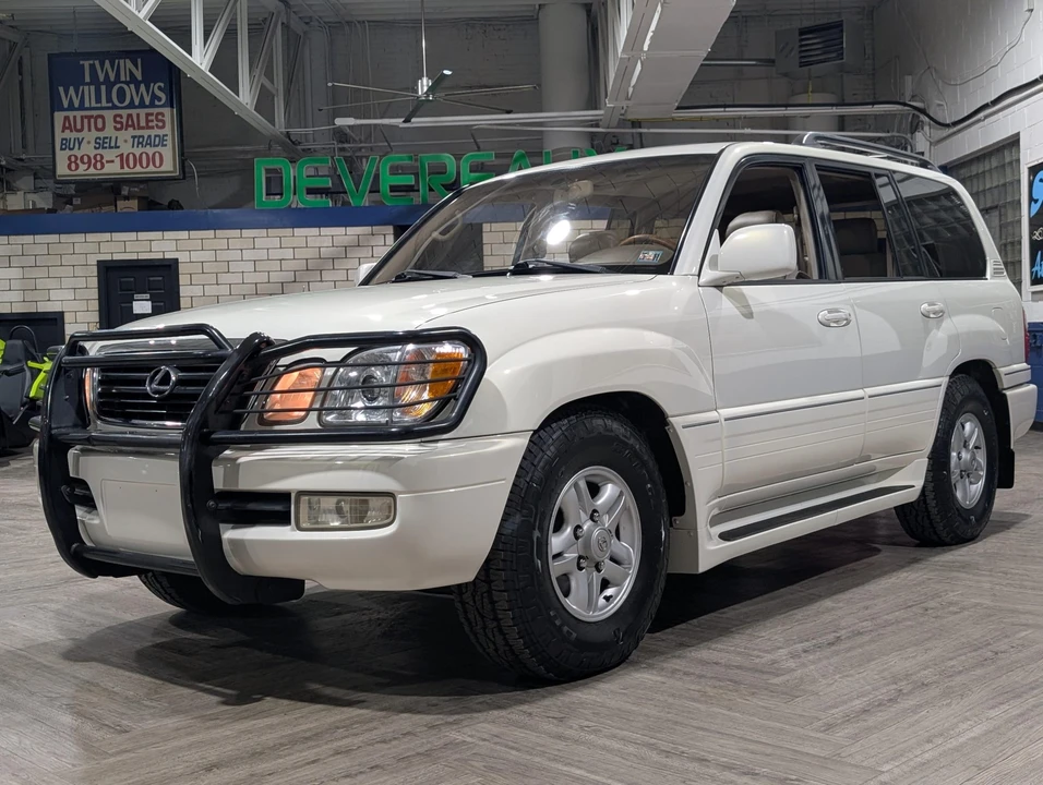2000 Lexus LX 2nd Gen - Image 15 of 31