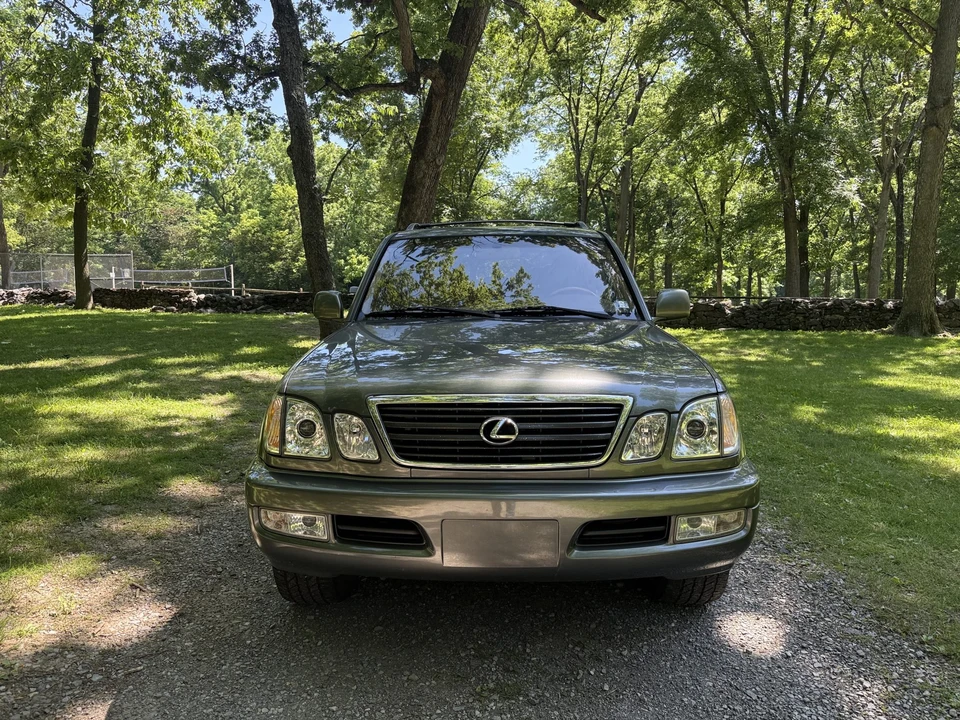 2000 Lexus LX 2nd Gen - Image 22 of 31
