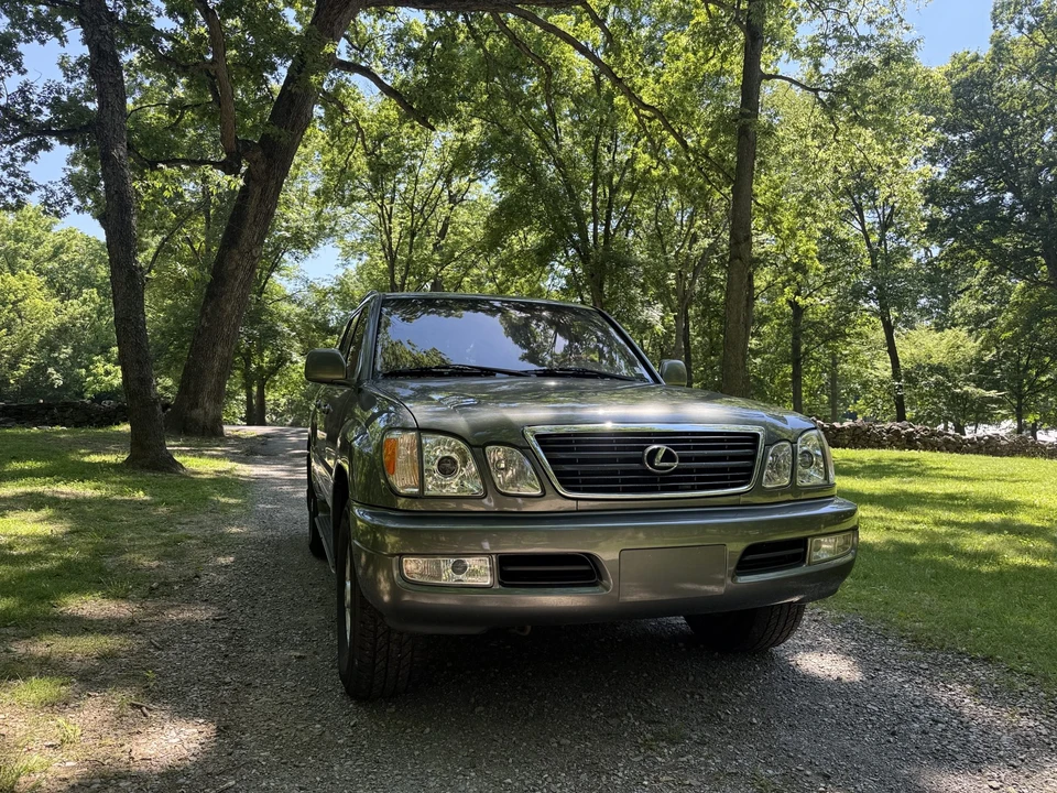 2000 Lexus LX 2nd Gen - Image 20 of 31