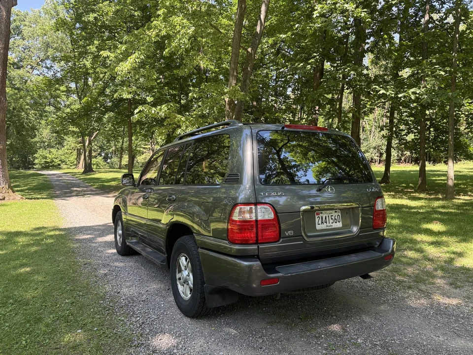 2000 Lexus LX 2nd Gen - Image 15 of 31