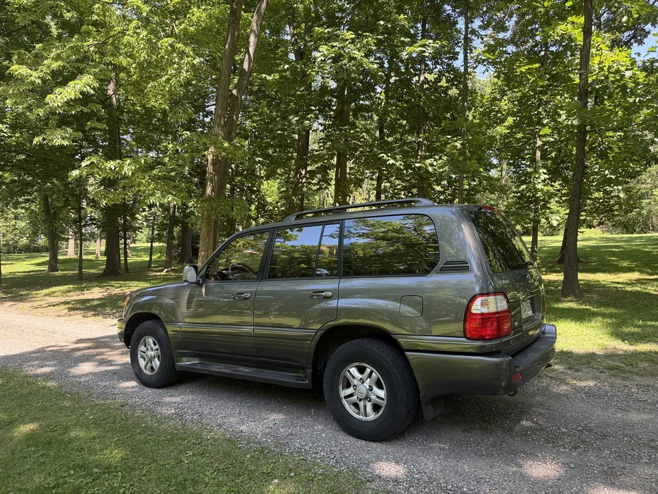 2000 Lexus LX 2nd Gen - Image 13 of 31
