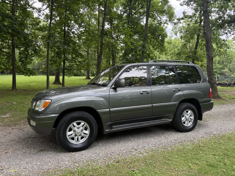 2000 Lexus LX 2nd Gen - Image 8 of 31