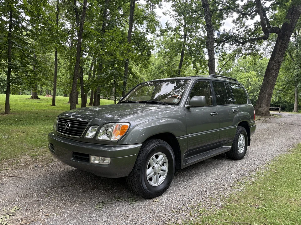 2000 Lexus LX 2nd Gen - Image 6 of 31