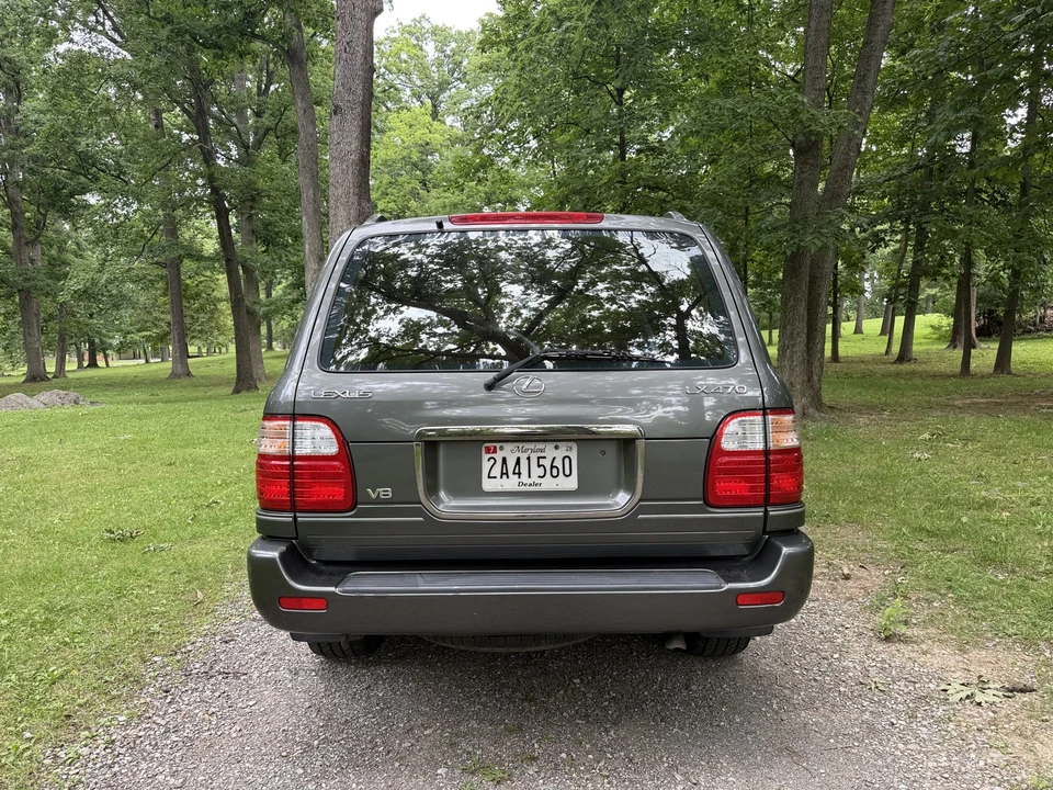 2000 Lexus LX 2nd Gen - Image 16 of 31