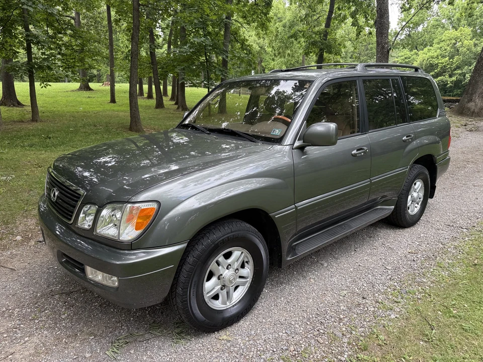 2000 Lexus LX 2nd Gen - Image 7 of 31