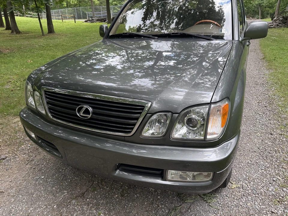 2000 Lexus LX 2nd Gen - Image 23 of 31
