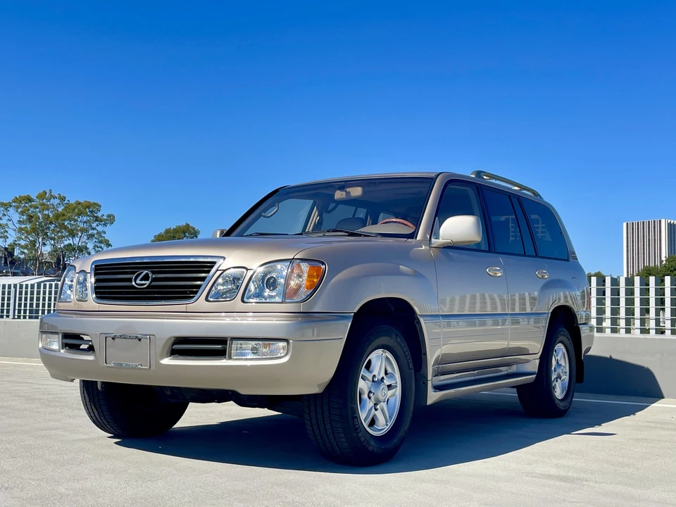 2000 Lexus LX 2nd Gen - Image 4 of 31