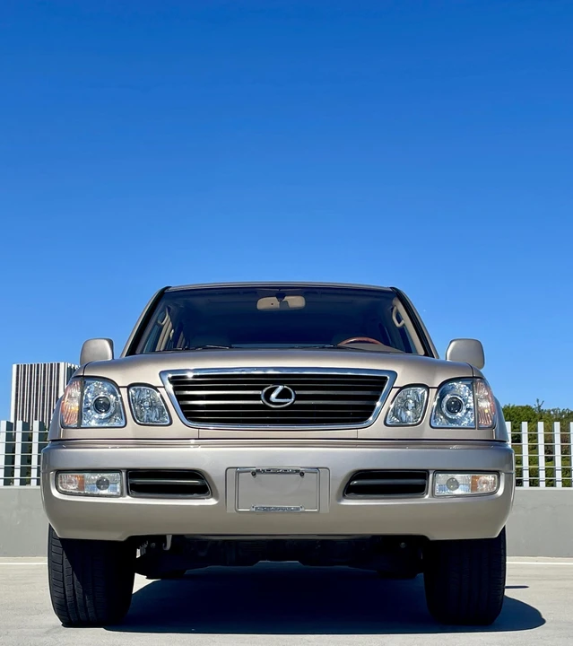 2000 Lexus LX 2nd Gen - Image 6 of 31