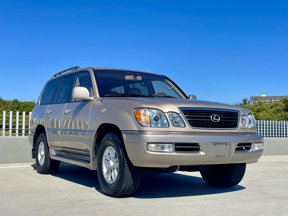 2000 Lexus LX 2nd Gen - Image 13 of 31