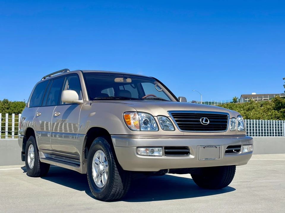 2000 Lexus LX 2nd Gen - Image 12 of 31