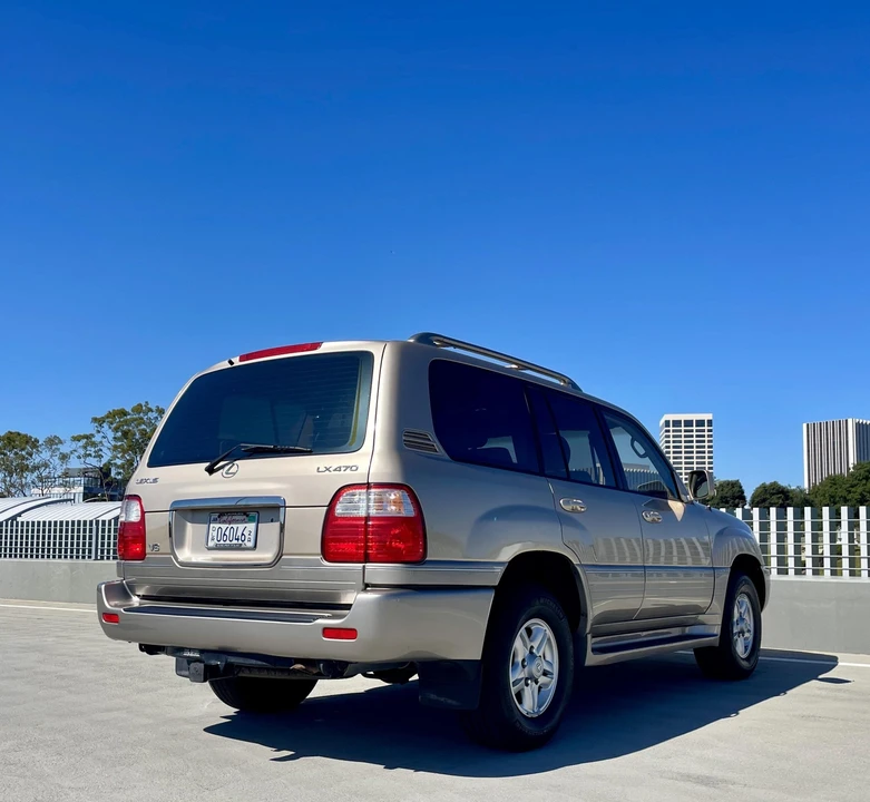 2000 Lexus LX 2nd Gen - Image 20 of 31