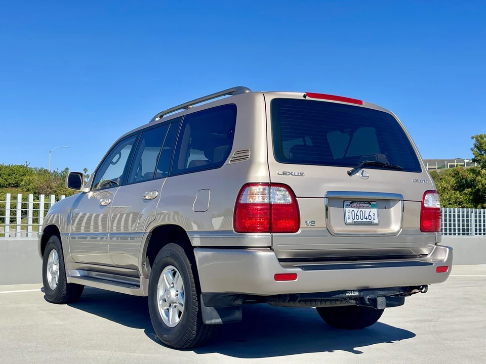 2000 Lexus LX 2nd Gen - Image 23 of 31