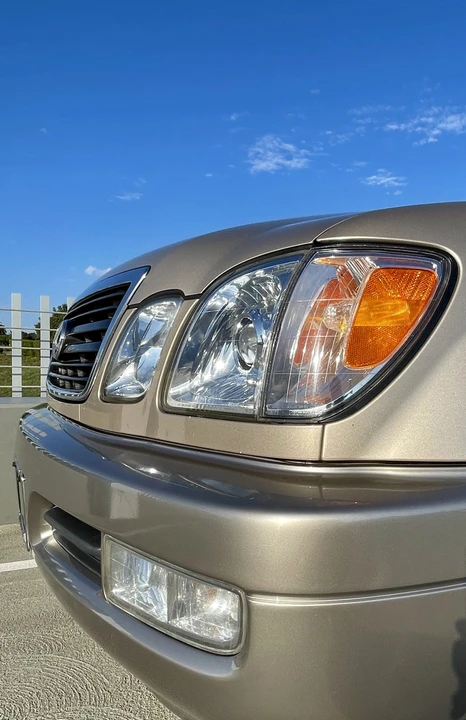 2000 Lexus LX 2nd Gen - Image 30 of 31