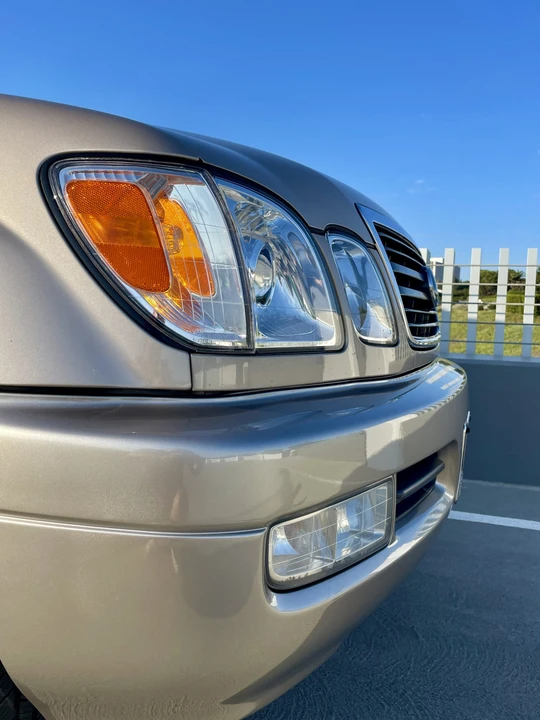 2000 Lexus LX 2nd Gen - Image 31 of 31