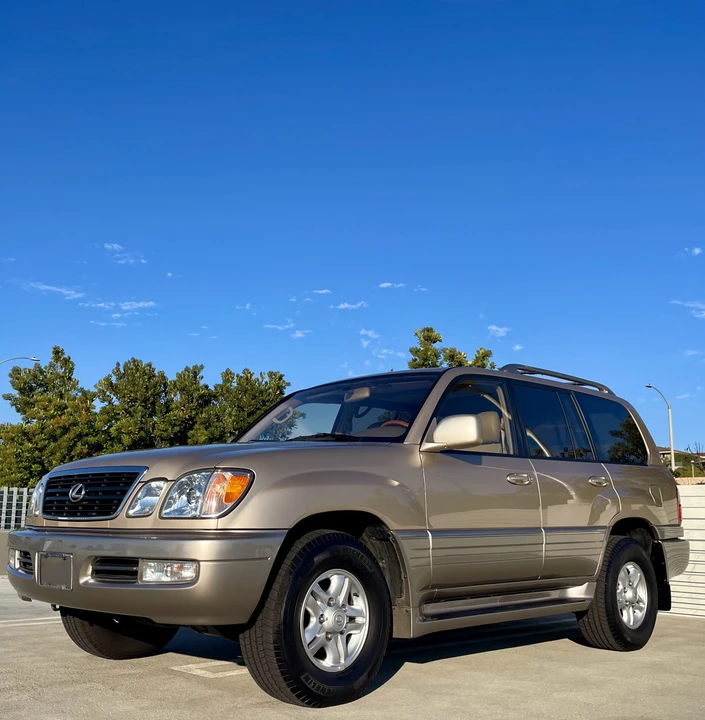 2000 Lexus LX 2nd Gen - Image 28 of 31