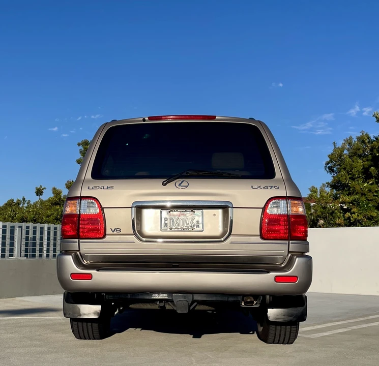 2000 Lexus LX 2nd Gen - Image 21 of 31