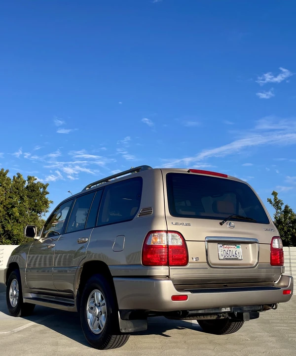 2000 Lexus LX 2nd Gen - Image 26 of 31