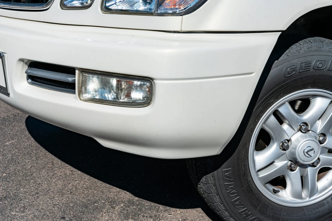 2000 Lexus LX 2nd Gen - Image 28 of 31