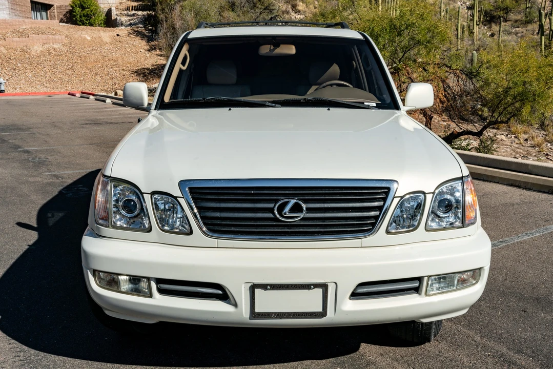 2000 Lexus LX 2nd Gen - Image 3 of 31