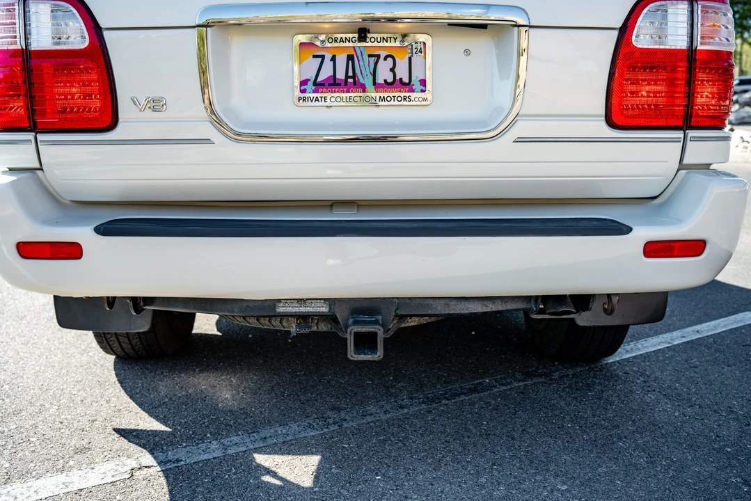 2000 Lexus LX 2nd Gen - Image 15 of 31