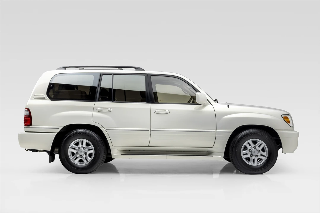 2000 Lexus LX 2nd Gen - Image 8 of 31