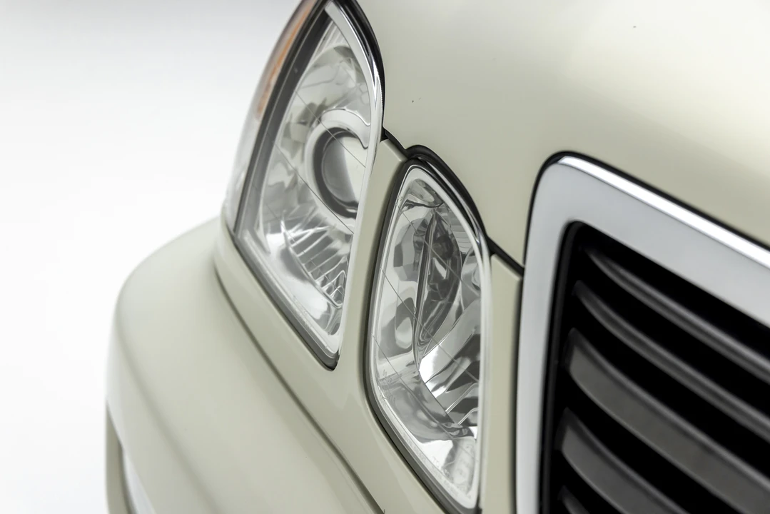 2000 Lexus LX 2nd Gen - Image 11 of 31