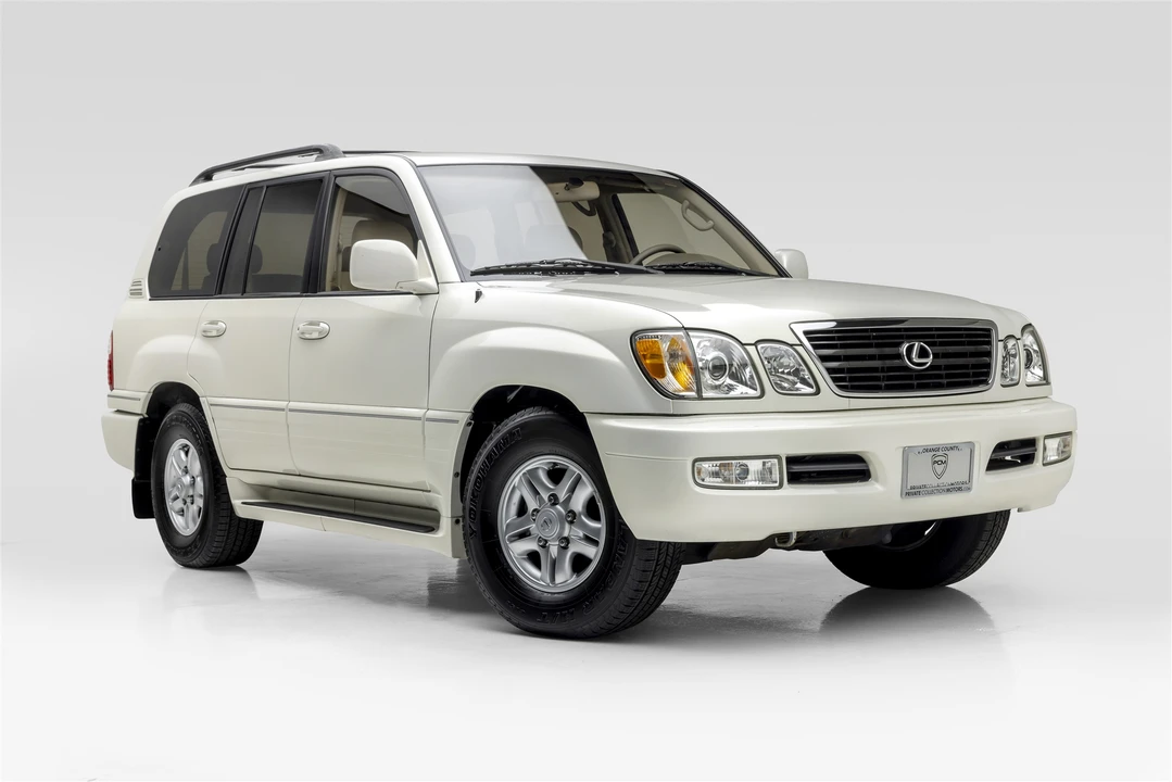 2000 Lexus LX 2nd Gen - Image 9 of 31