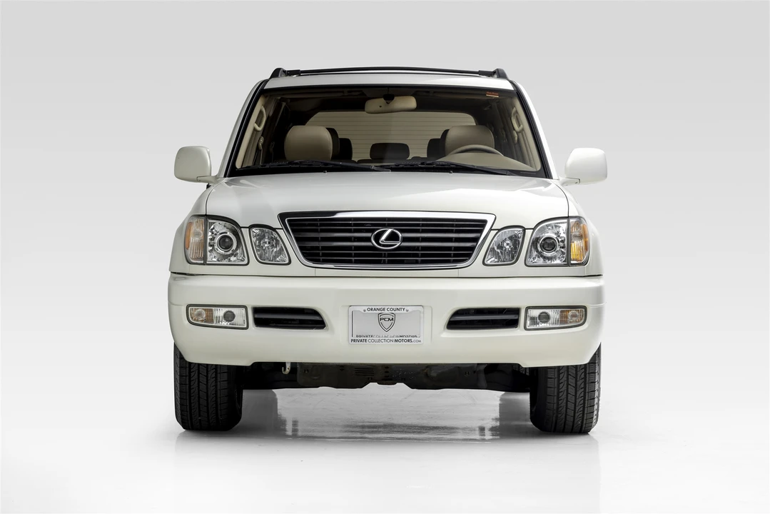 2000 Lexus LX 2nd Gen - Image 10 of 31