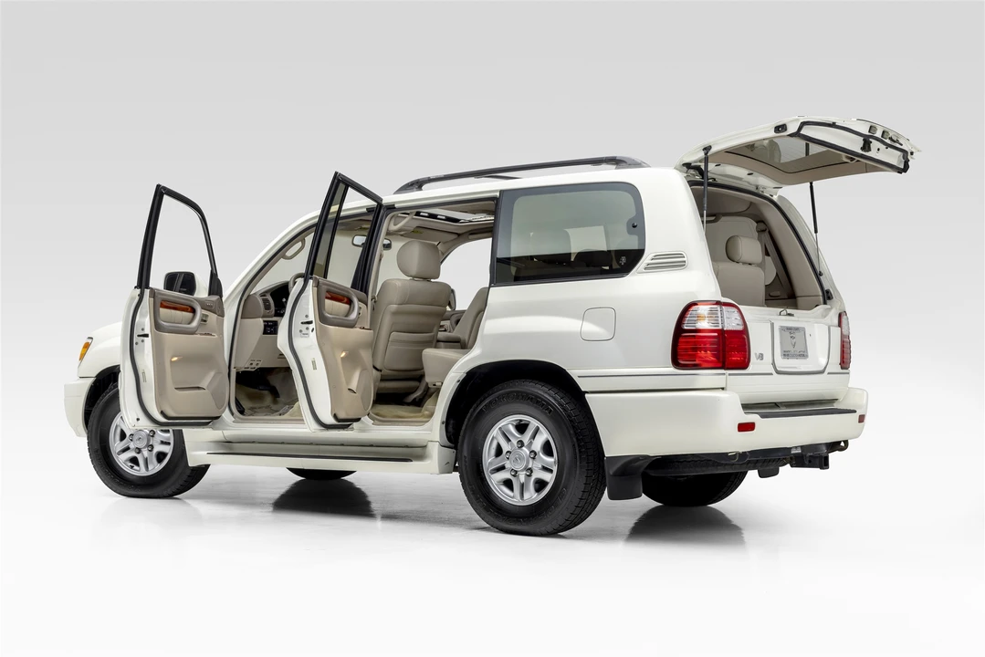 2000 Lexus LX 2nd Gen - Image 4 of 31