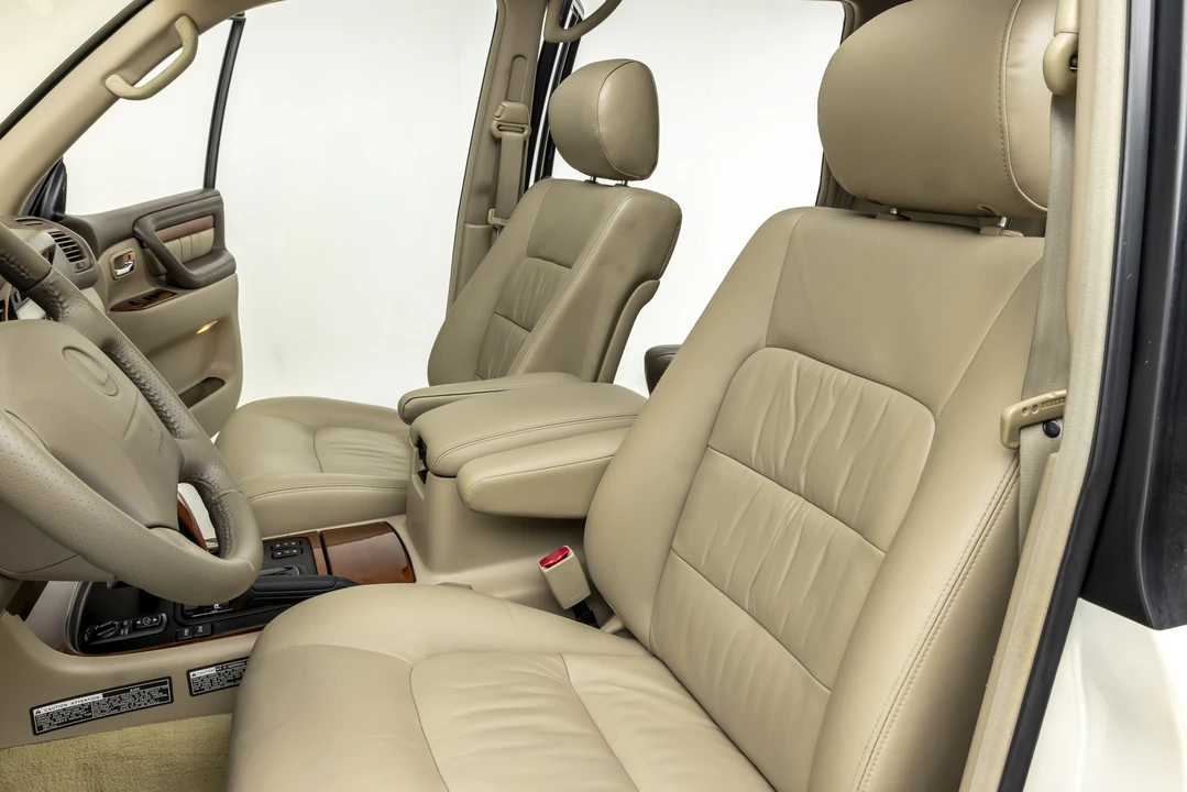 2000 Lexus LX 2nd Gen - Image 30 of 31