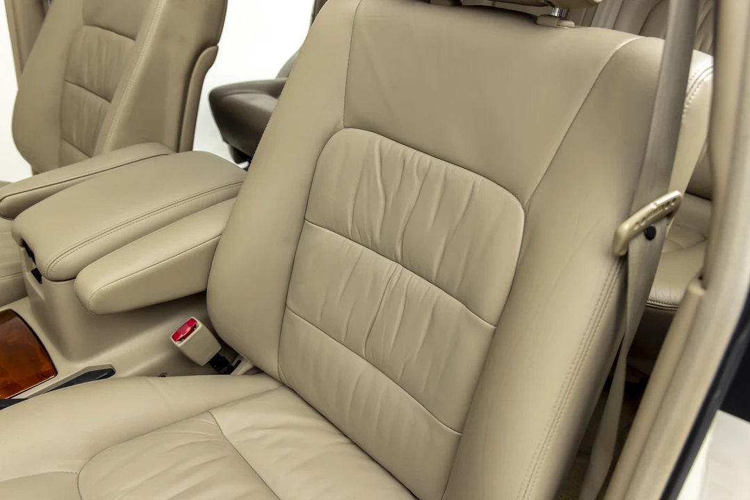 2000 Lexus LX 2nd Gen - Image 31 of 31