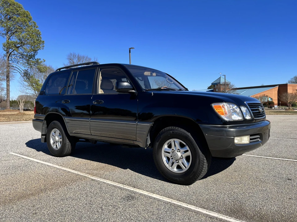 2000 Lexus LX 2nd Gen - Image 14 of 31