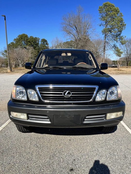 2000 Lexus LX 2nd Gen - Image 19 of 31