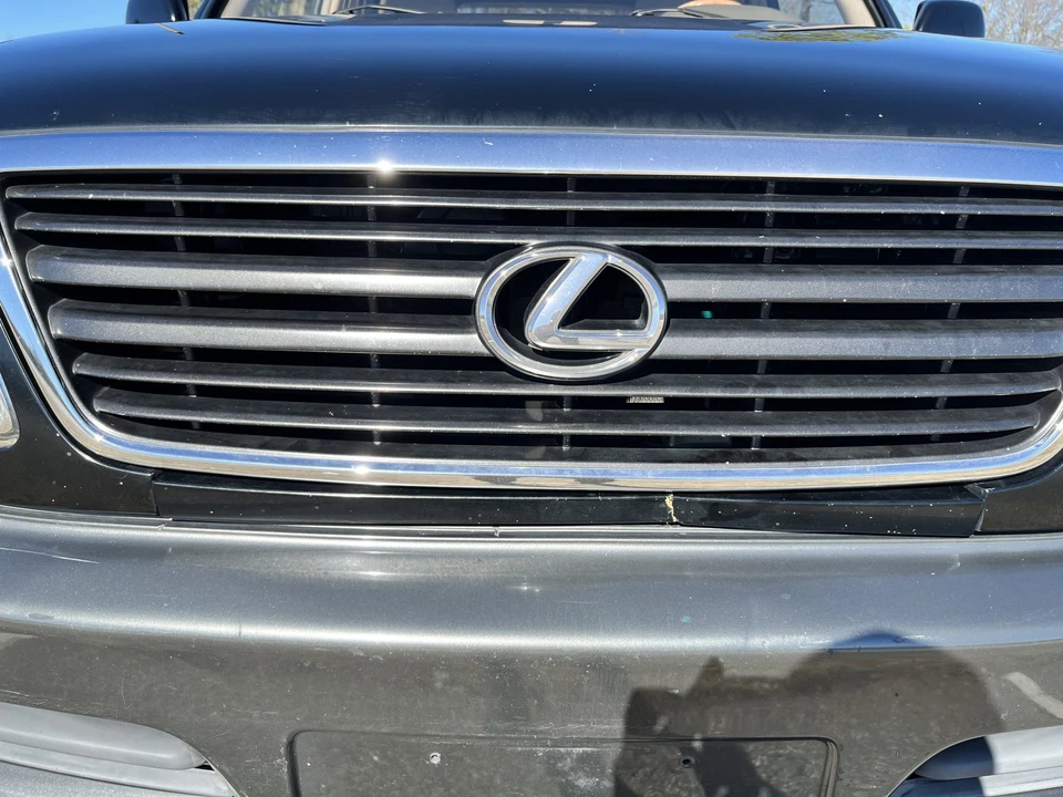 2000 Lexus LX 2nd Gen - Image 21 of 31