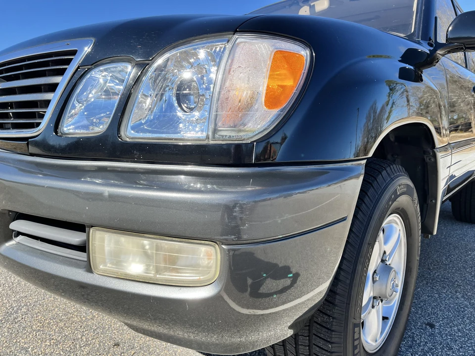 2000 Lexus LX 2nd Gen - Image 22 of 31