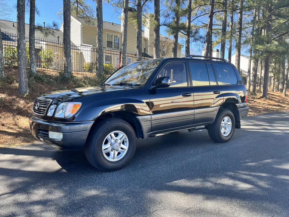 2000 Lexus LX 2nd Gen - Image 4 of 31