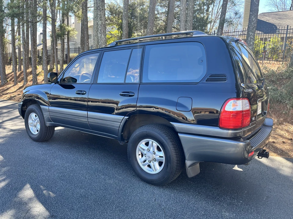 2000 Lexus LX 2nd Gen - Image 7 of 31