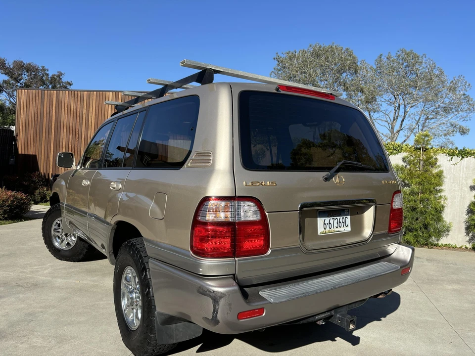 2000 Lexus LX 2nd Gen - Image 7 of 31