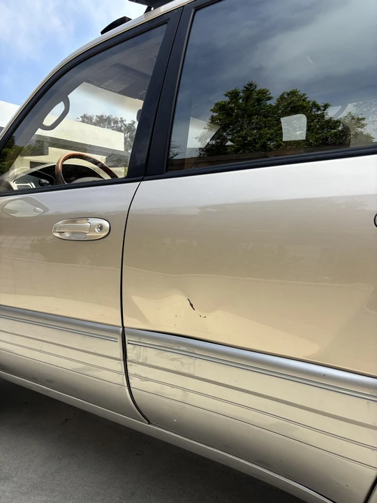 2000 Lexus LX 2nd Gen - Image 27 of 31