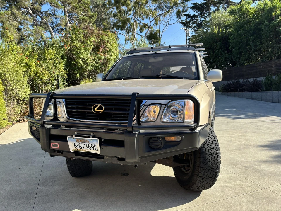 2000 Lexus LX 2nd Gen - Image 22 of 31
